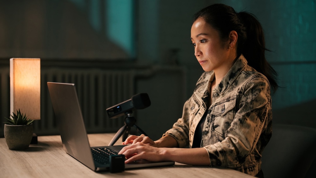 Profile Wireless used as a deProfile Wireless, a 2-channel, 2.4 GHz all-in-one microphone system.