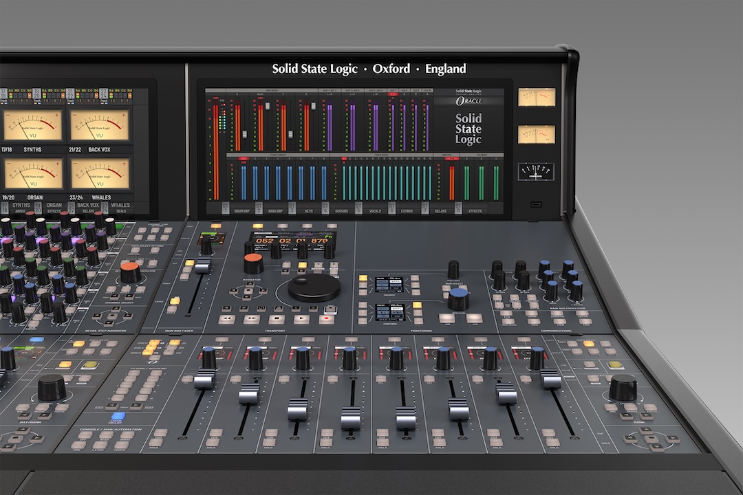 Oracle uses the new ActiveAnalogue technology to provide complete instant recall and reset across the desk.