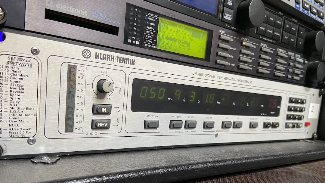 Outboard goodies at FOH, courtesy of systems tech Olle Magnér.