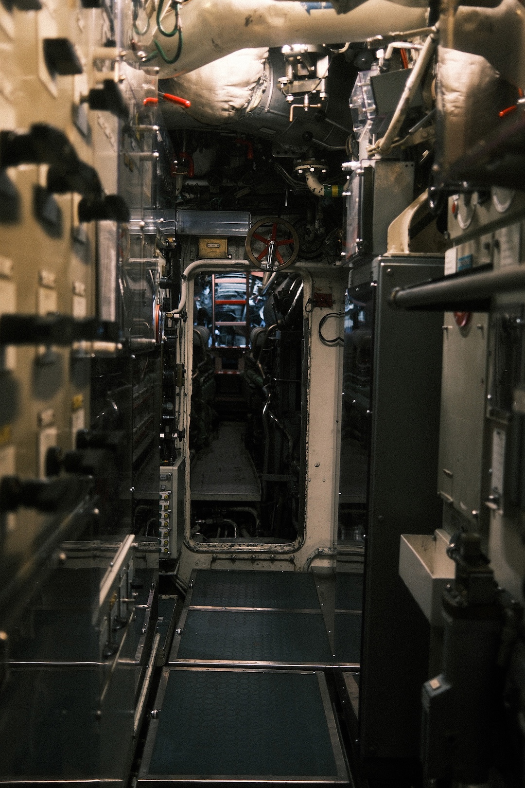 Visitors explore the narrow passageways of the U17 submarine as immersive audio recreates engine noise, sonar pings and onboard operations. 