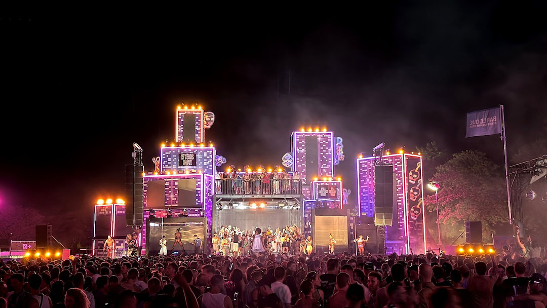 JUR provided a slew of Alcons Audio systems for Amsterdam's annual Milkshake Festival.